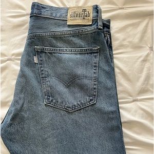 Silver tab Levi’s straight fit